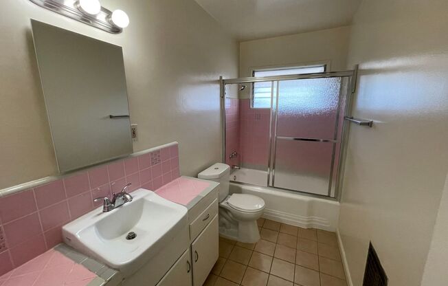 1 bed, 1 bath, 624 sqft, $1,975, Unit 28