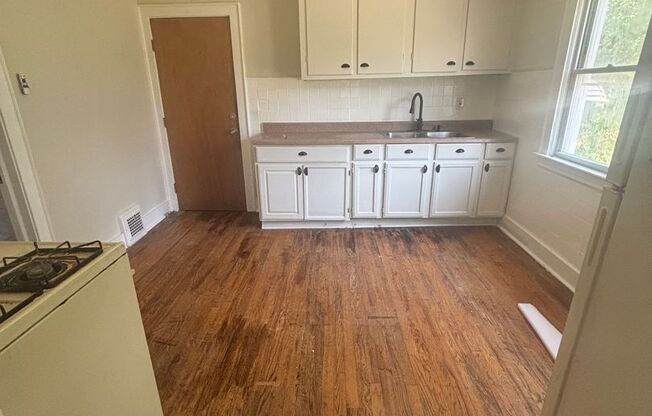 Cleveland East Side 2 bedroom down