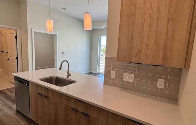 2 beds, 2 baths, 720 sqft, $1,799, Unit 820 #204