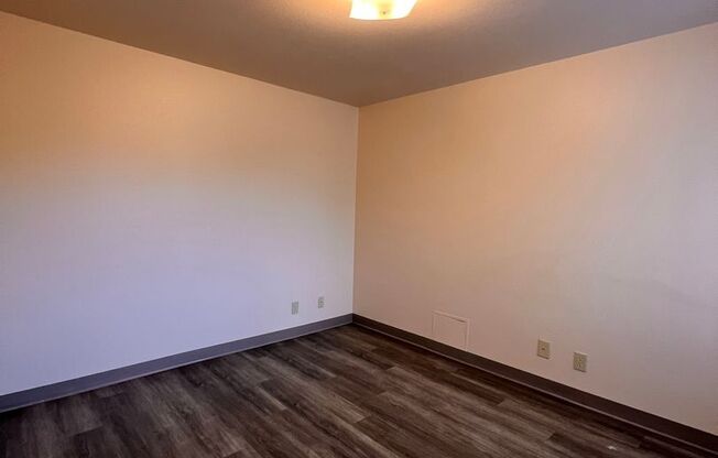 2 beds, 1 bath, $1,495, Unit 518298 - 3204 NE Stapleton Rd #J