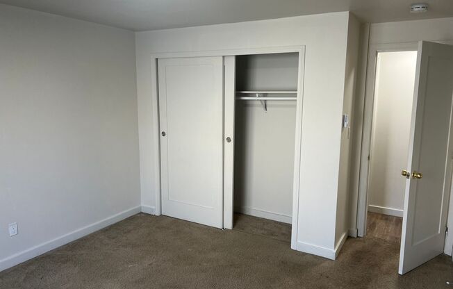 2 beds, 1 bath, 800 sqft, $1,895, Unit #6