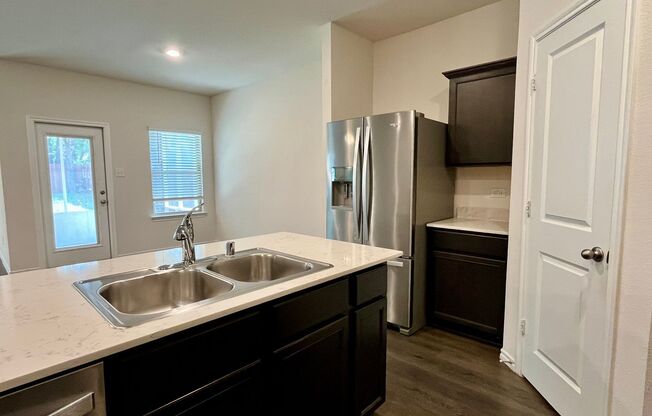 2304 Lattimore