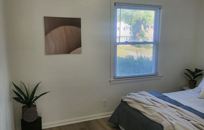 3 beds, 1 bath, $1,400