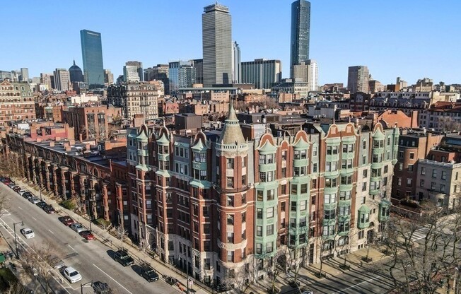 2 beds, 2 baths, 1,027 sqft, $5,200, Unit 201