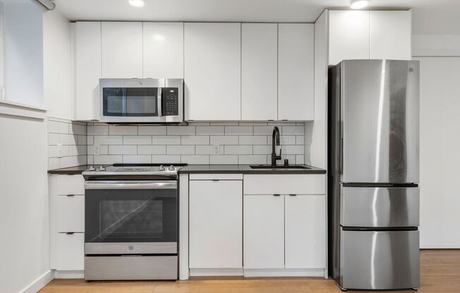 Studio, 1 bath, 293 sqft, $1,220.63, Unit L04