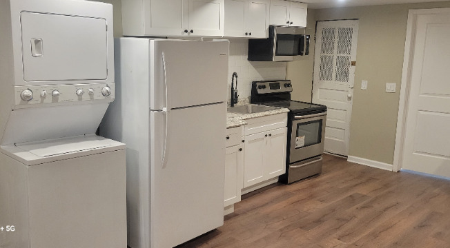207 W LAVEER
