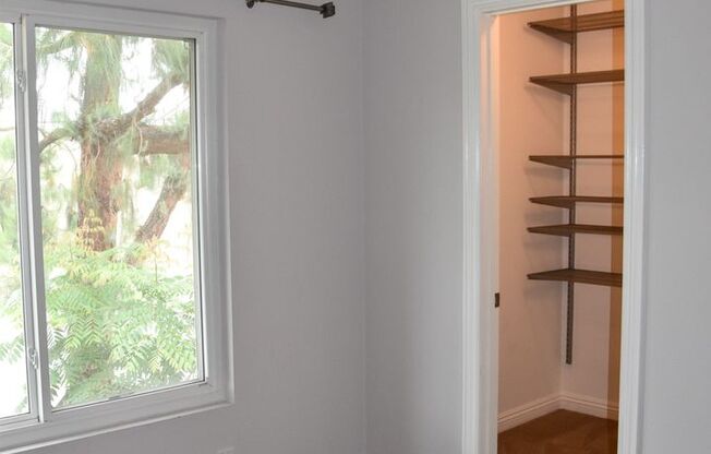 3 beds, 2.5 baths, $4,350, Unit # 11