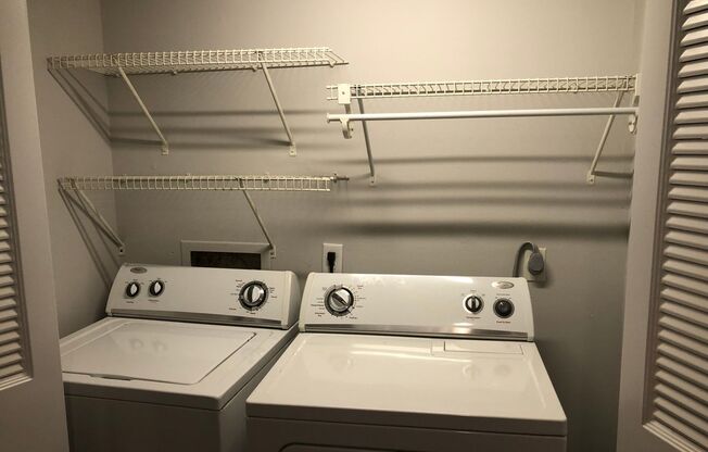 2 beds, 2 baths, 955 sqft, $1,149, Unit 5909B