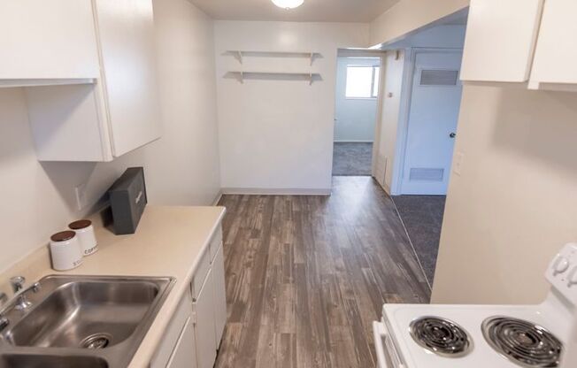 1 bed, 1 bath, 630 sqft, $1,099, Unit 17