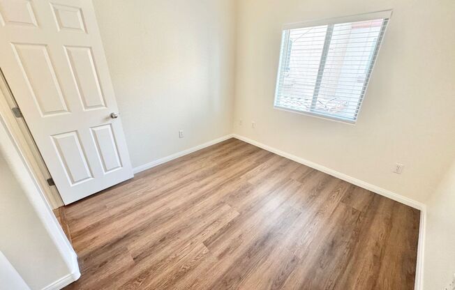 3 beds, 2 baths, $1,565, Unit Bldg K5