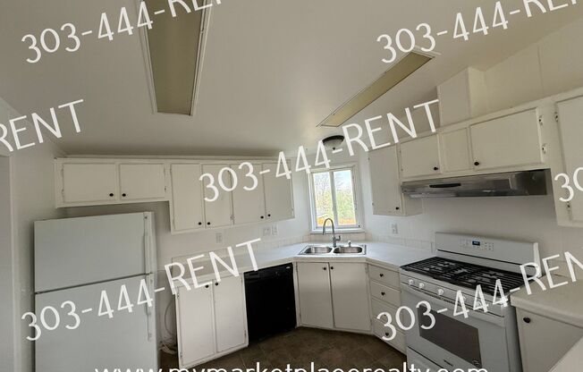 Spacious 3 Bedrooms and 2 bathroom home!!!