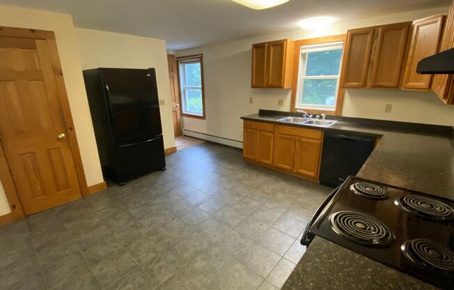 4 beds, 1 bath, $3,500, Unit 279 Unit 2