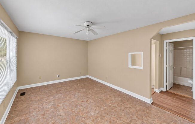 Charming 2BR Bungalow with Spacious Backyard Near Downtown Gastonia!