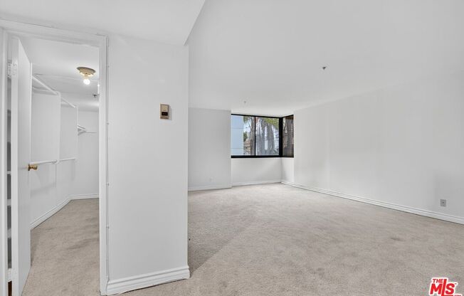 3 beds, 4 baths, 2,426 sqft, $6,995, Unit 309
