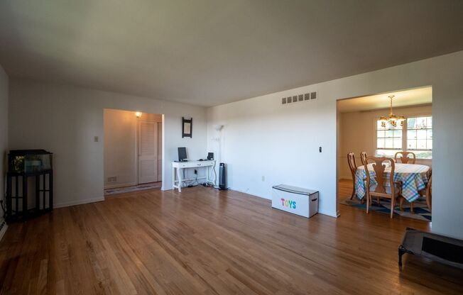 3BR Ranch House for Rent in Upper St. Clair | Large Backyard and Patio