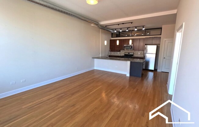 2778 N Milwaukee Ave