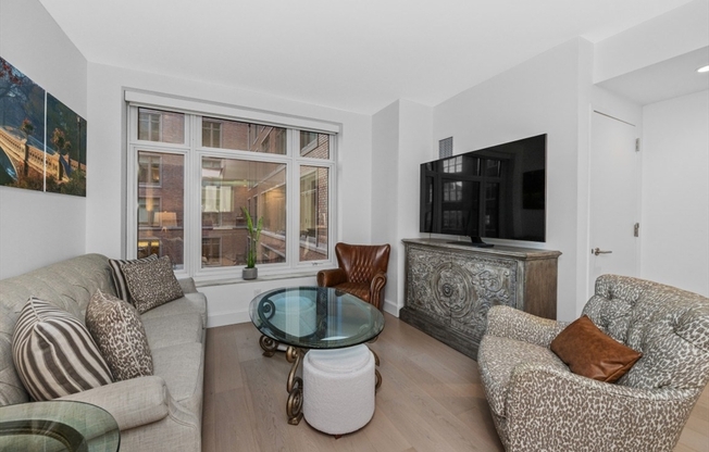 1 bed, 1 bath, 572 sqft, $3,699, Unit 5L