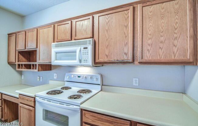 2 beds, 2 baths, $1,795, Unit # 2075