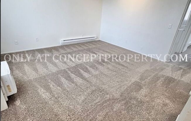 2 beds, 1 bath, 580 sqft, $1,249, Unit B3