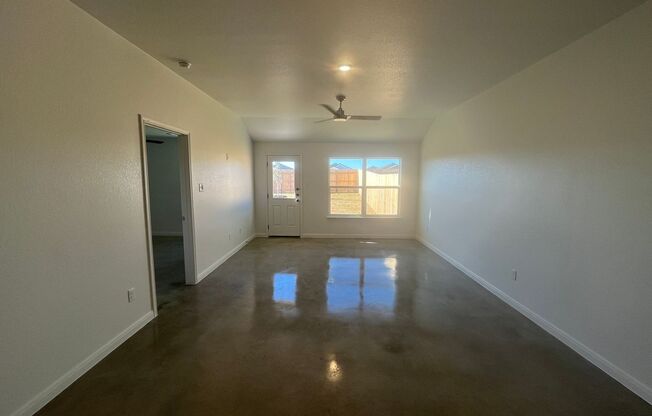 3 beds, 2 baths, 1,175 sqft, $1,495, Unit A-SHOWABLE