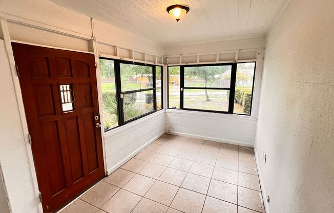 Available June 30! 2BR/1BA beautiful house in Orlando!