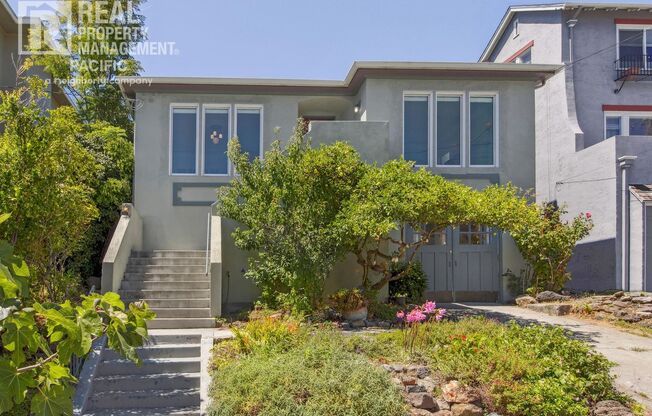 Charming 4-Bedroom Home with Private Backyard in Vibrant Oakland Neighborhood