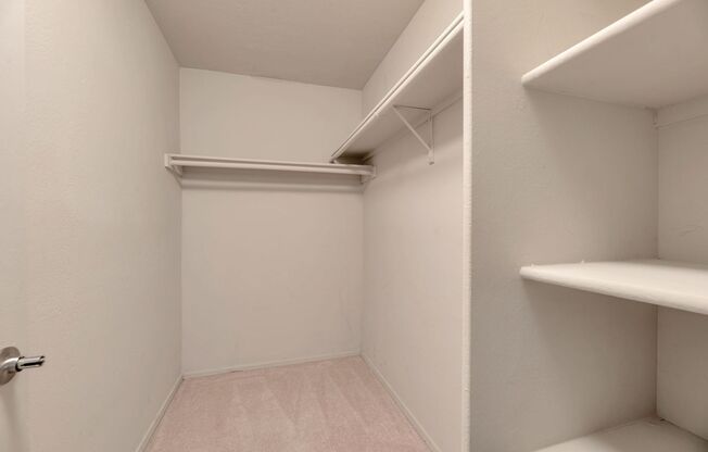 2 beds, 2 baths, $1,845, Unit Unit 1051