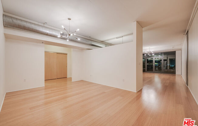 1 bed, 1.5 baths, 1,200 sqft, $3,100, Unit 1115