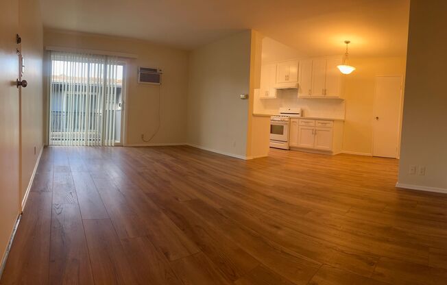 2 beds, 1.5 baths, 912 sqft, $2,895, Unit 8