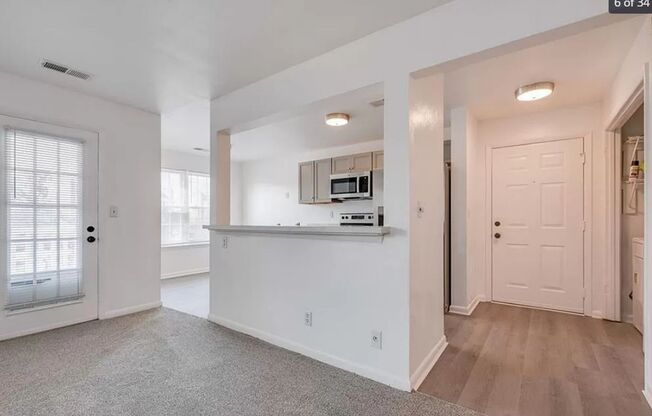 2 bedroom 2 full bath condo close to the beach