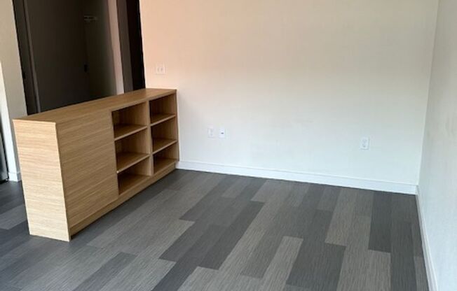 Studio, 1 bath, 432 sqft, $1,225, Unit 404