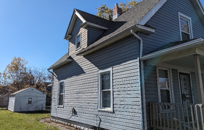 1319 GRAND AVE