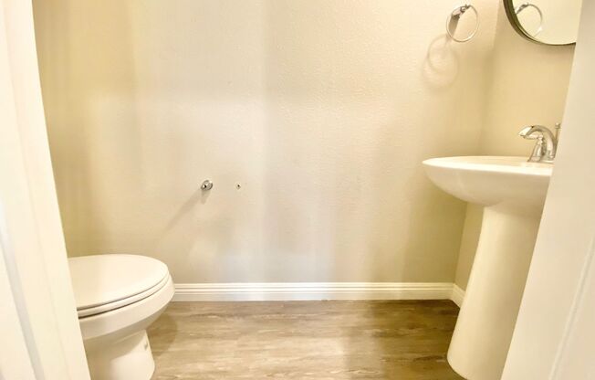 BEAUTIFUL 3 BEDROOM 2.5 BATHROOM TOWNHOUSE WITH A 2 CAR GARAGE LOCATED IN THE INSPIRADA COMMUNITY