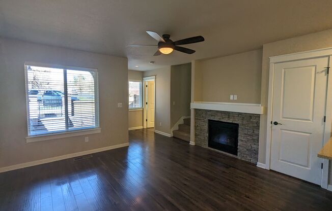 3 beds, 2.5 baths, $2,395