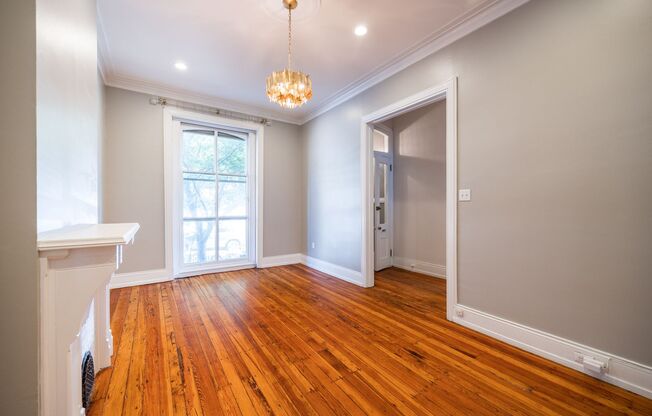5 Bedroom Townhouse in Spruce Hill