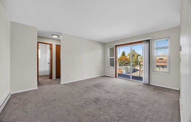 La Premiere Apartments | Prime North Admiral Location