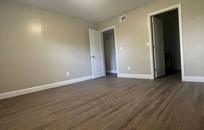 1 bed, 1 bath, 900 sqft, $1,150, Unit 77