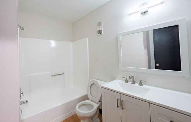 1 bed, 1 bath, $1,300, Unit Apartment 104