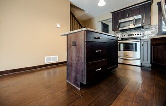 2 beds, 1.5 baths, 1,080 sqft, $1,950, Unit 3193