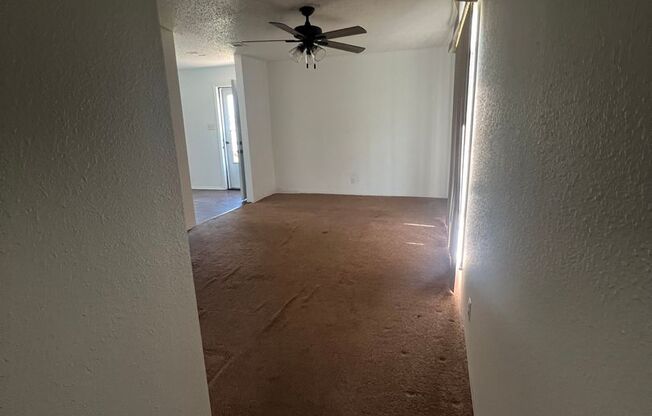 2 beds, 1 bath, $925