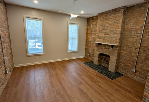35 E LINCOLN ST