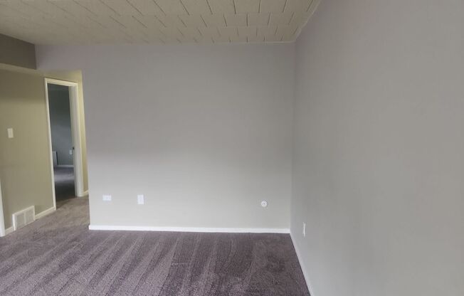 2 beds, 1 bath, 1,047 sqft, $1,425, Unit WG1-4