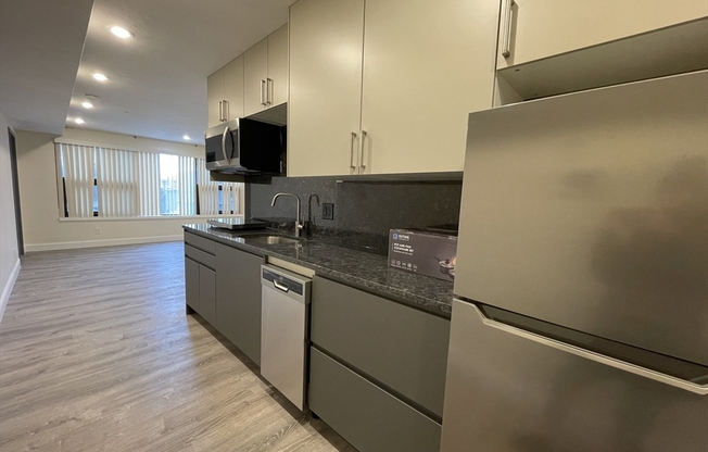Studio, 1 bath, 550 sqft, $2,500, Unit 402