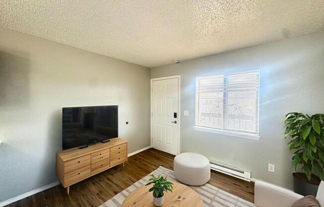 1 bed, 1 bath, 445 sqft, $895, Unit Unit U