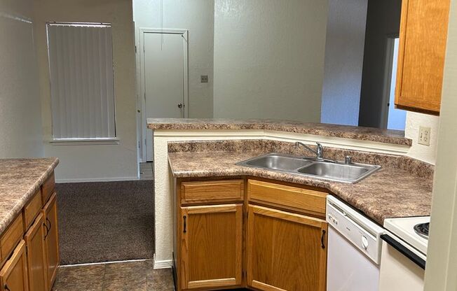2 beds, 2 baths, 957 sqft, $1,015, Unit 08
