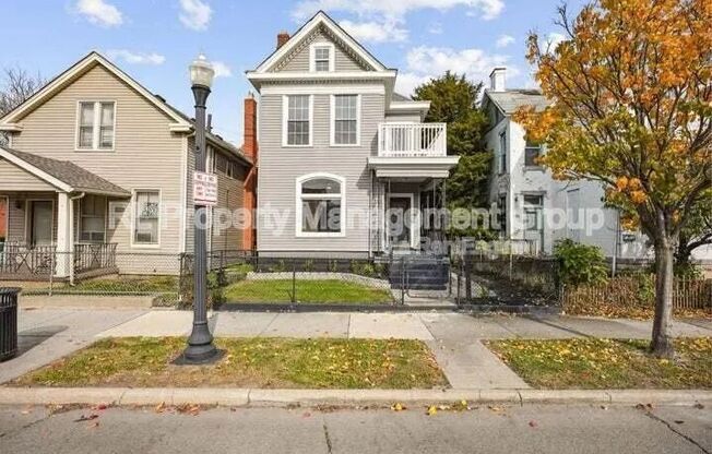 786 E MAIN ST