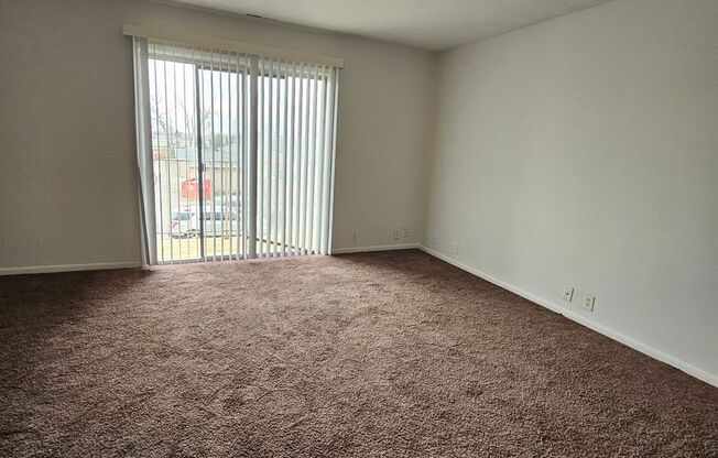 2 beds, 1.5 baths, 830 sqft, $925, Unit 3620 W4