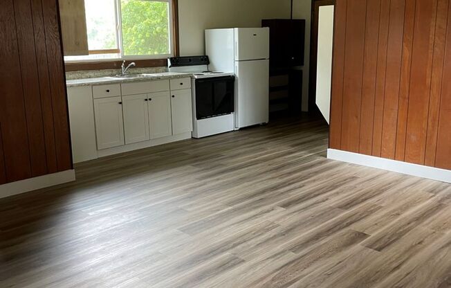 2055 Devos St