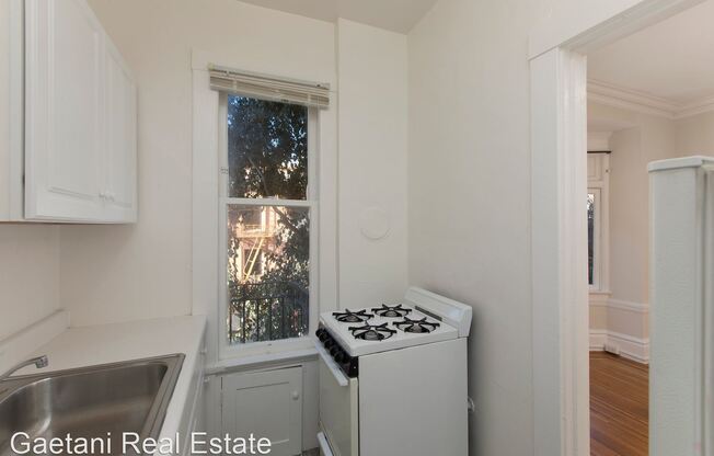 890 Geary Street (915rc)