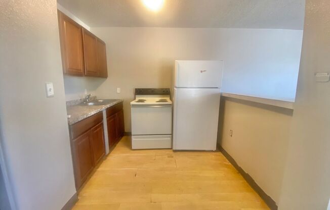 2107 Ave. L